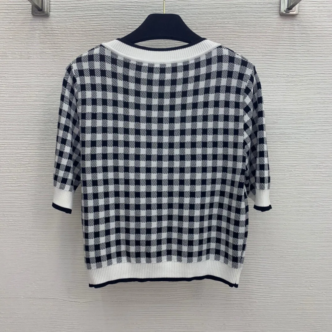 

High Quality Luxury Women Spring New Style Plaid Letter Embroidery Short-sleeved Top Like Gluten Waist Shorts 2pcs Set