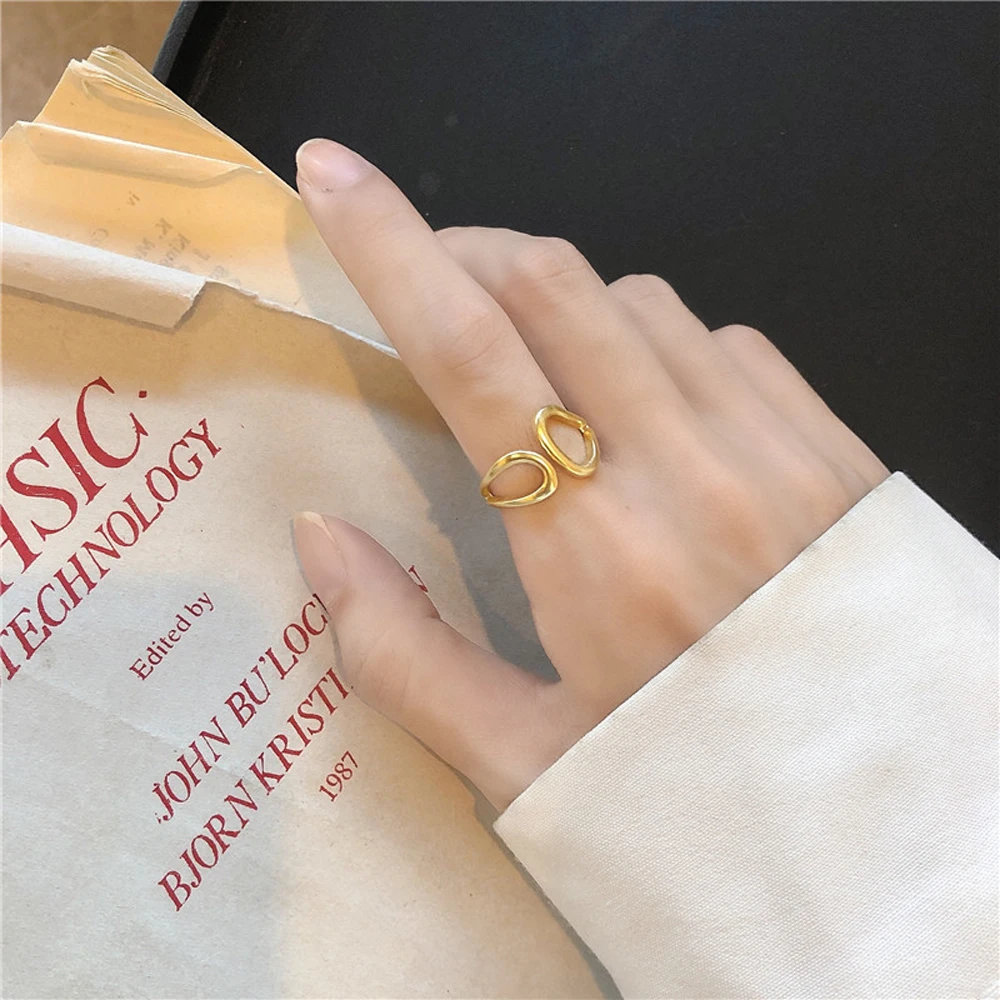 

The New Tide Fashion Contracted Cold Line Retro Female Temperament Of Ring Ring