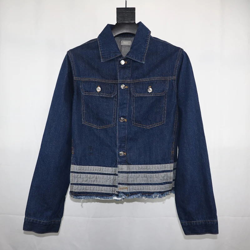 

Coats & Jackets