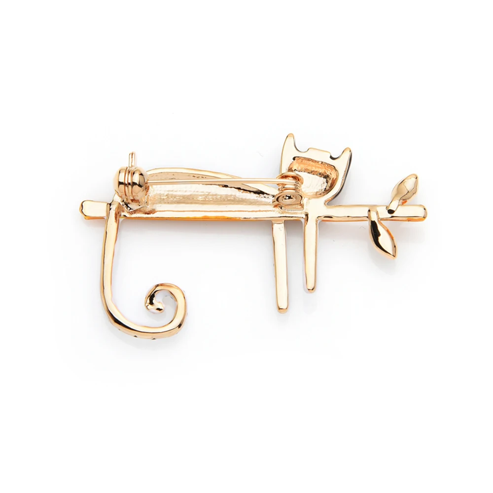 

Lazy Cat Sitting On The Tree Enamel Brooches For Women And Men Bouquet Pin 2021 Trend New Fashion Jewelry