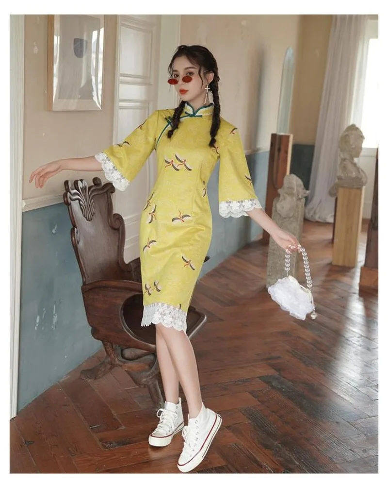 

2020 Autumn and Winter Daily Lace Edge Suede Long Cheongsam New Trumpet Sleeve Cheongsam Dress Improved Print Cheongsam
