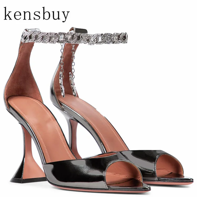 

2021 New Sexy Women Pointed Toe Open Toe Blackjack Heel Casual Sandals Fashion Summer Chain Decoration Leather Gladiator Sandals