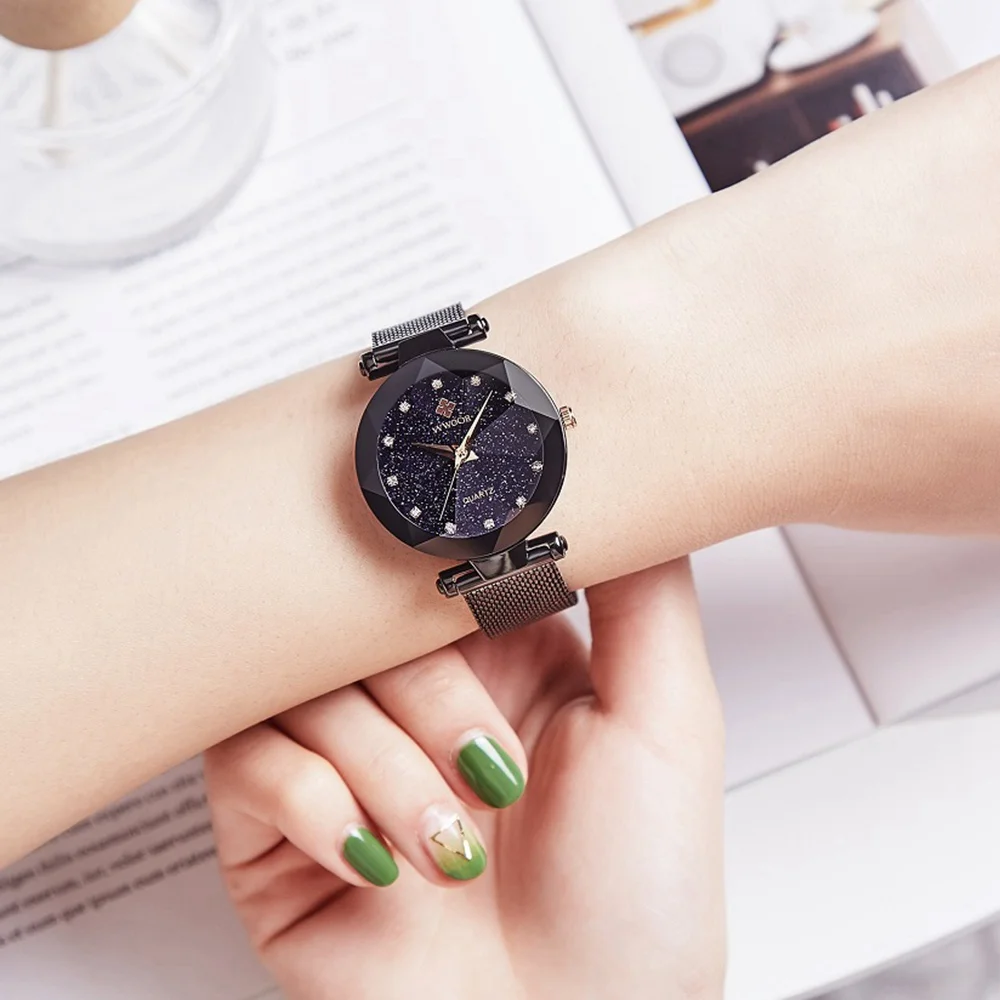 

WWOOR Women Watches Top Brand Luxury Fashion Female Quartz Wrist Watch Ladies Clock Girl Relogio Feminino WR8869-Black