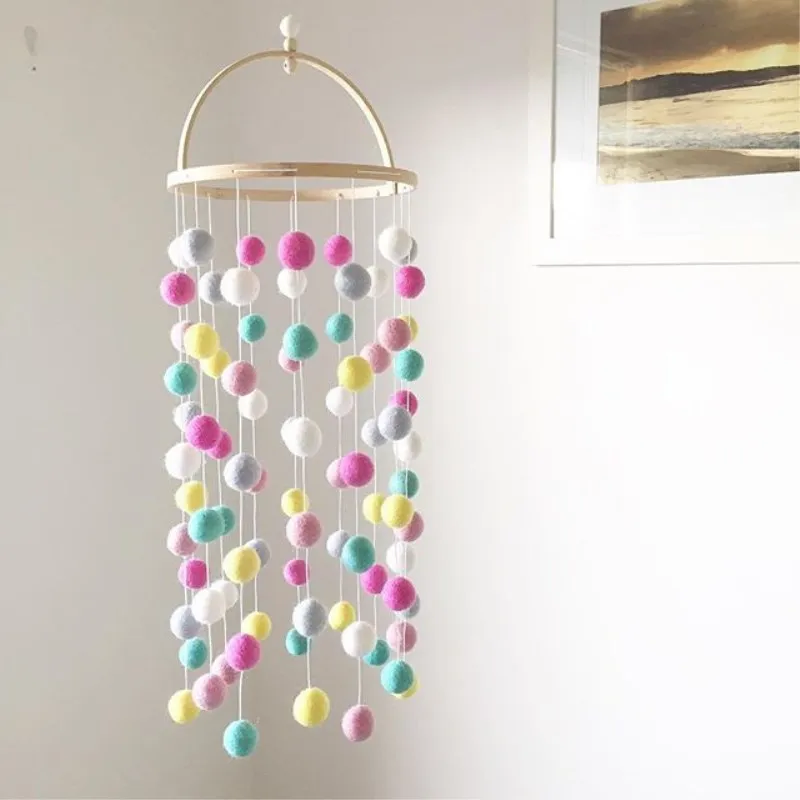 

Ins Nordic Handmade Felt Ball Wind Chimes Baby Bed Hanging Ornaments Kids Room Decorations Wood Crafts Nursery Decor Photo Props