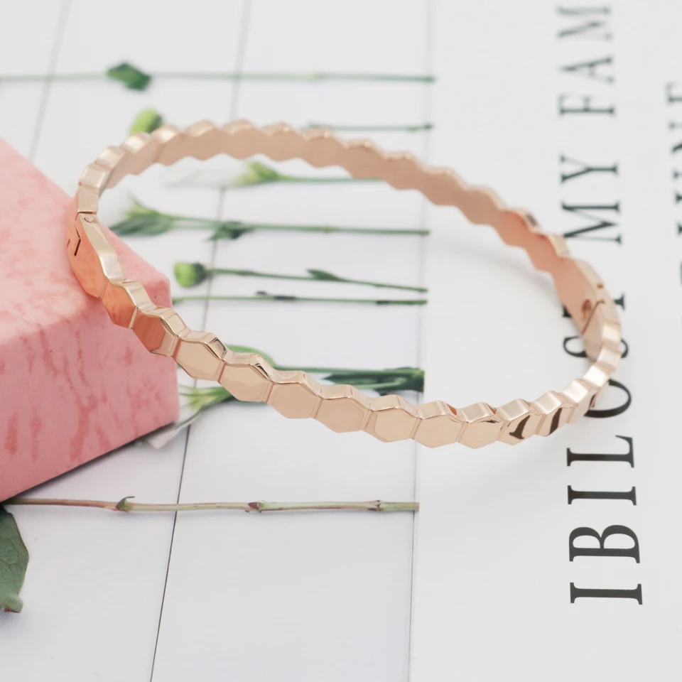 Браслет-манжета женский из нержавеющей стали 4 мм | Украшения и аксессуары