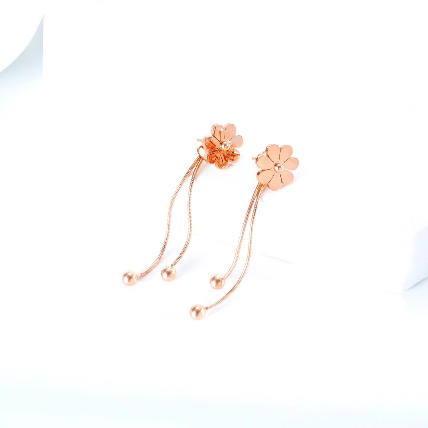 

Cute Rose Gold Stainless Steel Flower Earrings For Women 2020 Trendy Chain Beads Pendants Tassels Jewelry Hanging Earrings