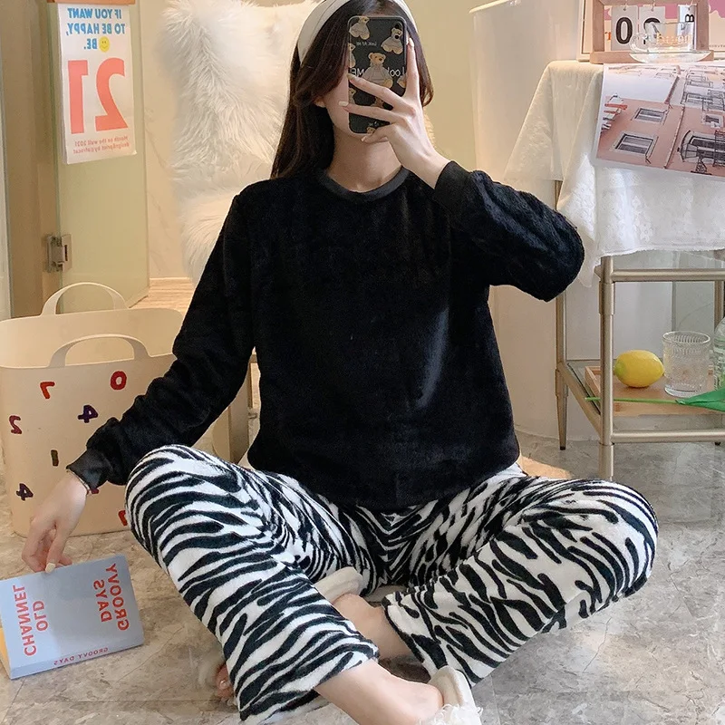 

Winter Pajamas Ladies New Round Neck Suit Flannel Cartoon Sweet and Warm Casual Home Service Two-piece Suit