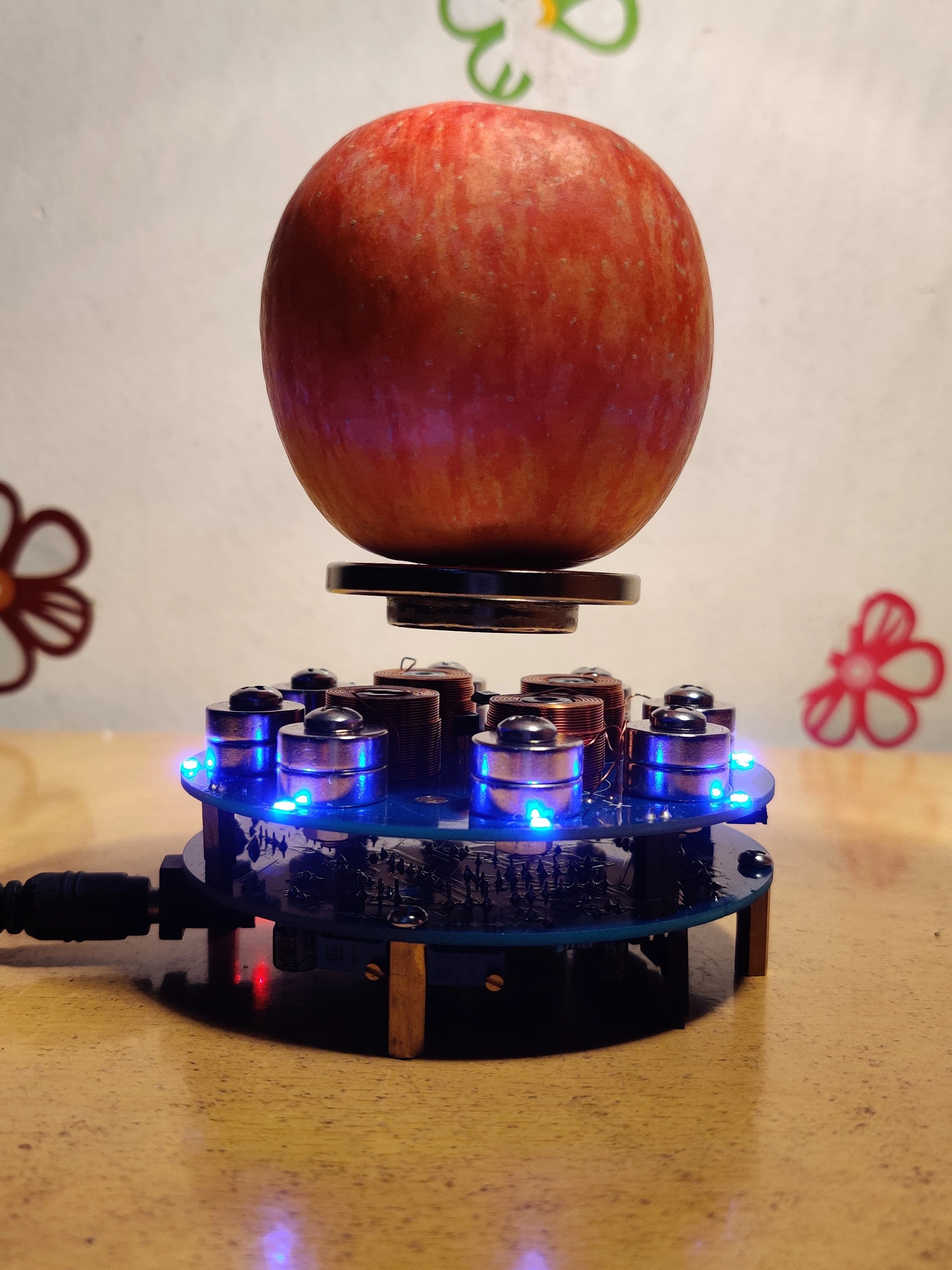 Цифровая магнитная левитация с мощной нагрузкой 5 В эффективная