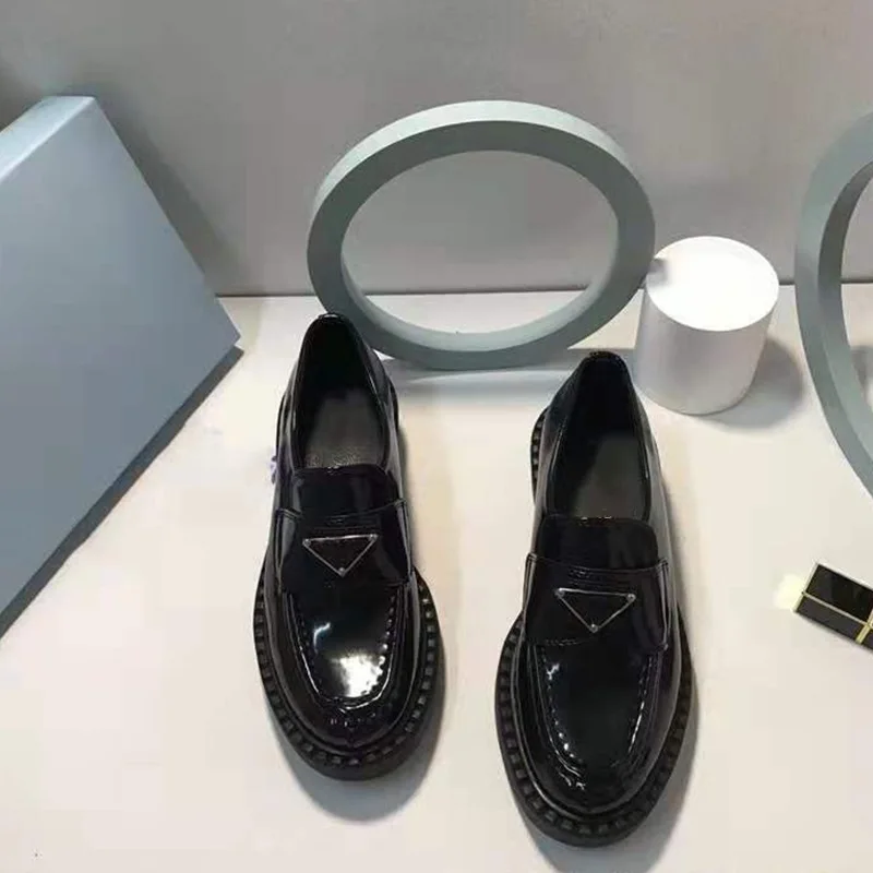 

Withered New Egnland Style Fashion Vintage Metal ring buckle Genuine Leather Slip-On Loafers Women Shoes Woman Flat Shoes Women