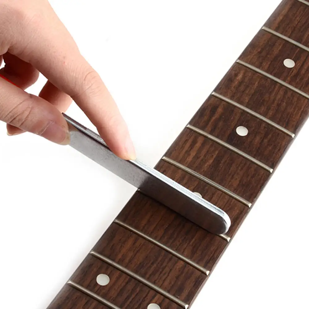 

Luthier