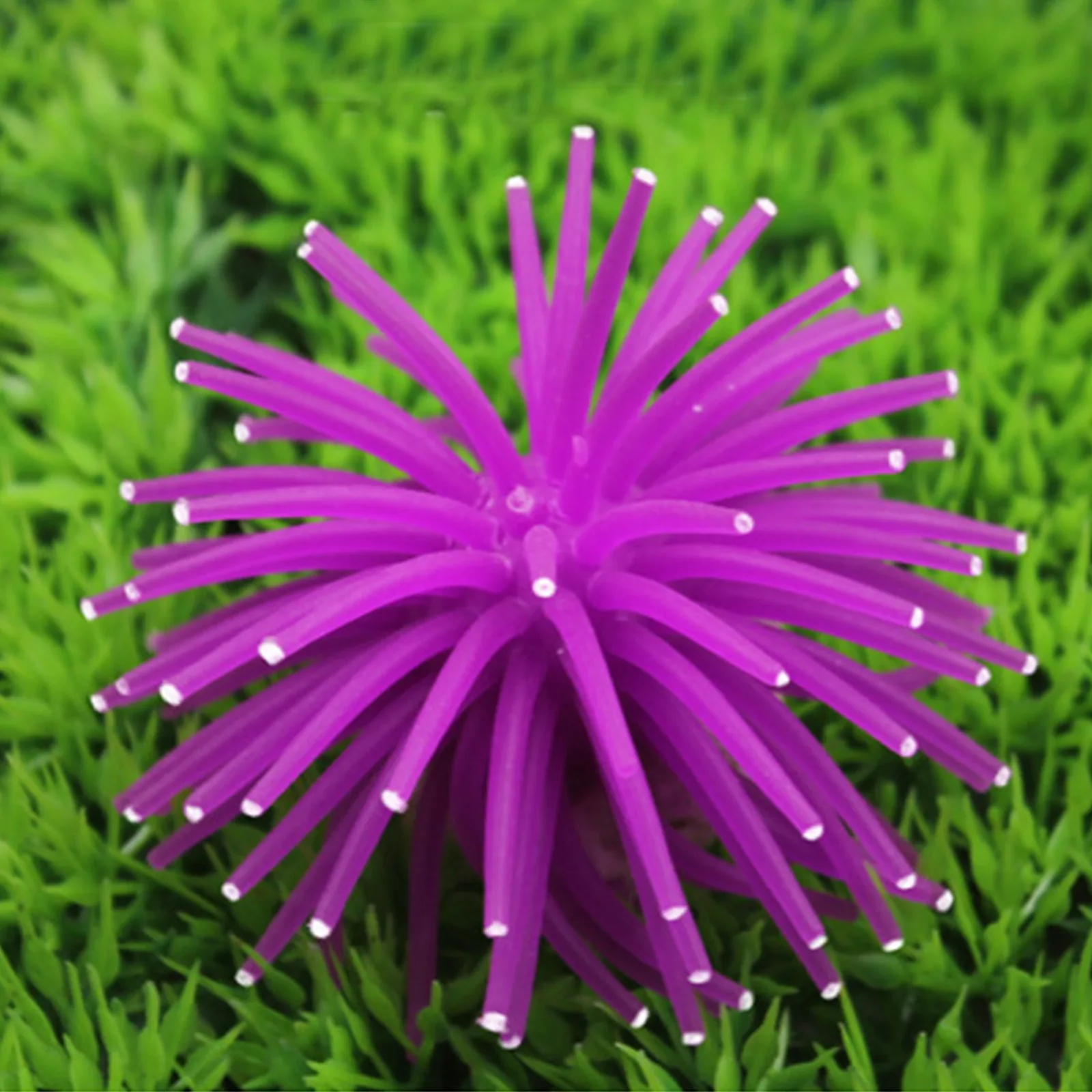 

1Pc New Aquarium Decoration Fish Tank Ornament Luminous Imitated Sea Anemone Simulated Sea Urchin Coral Furnishing Articles