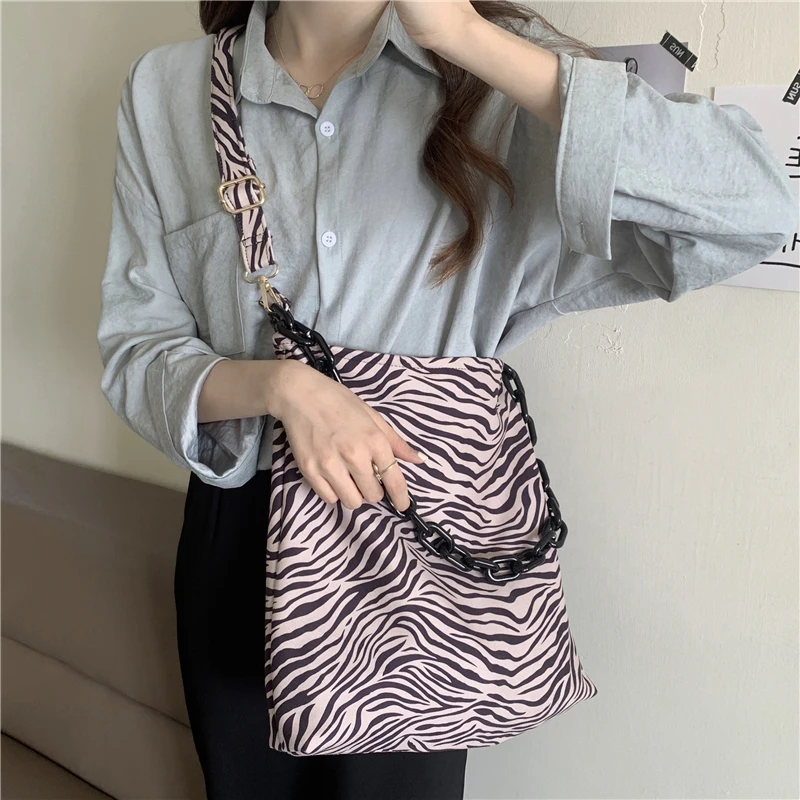 

New Female Fashion Brand Designer Acrylic Chain Zebra Leopard Flannel Crossbody Shoulder Bag Handbag Big shopping Sac For Woman