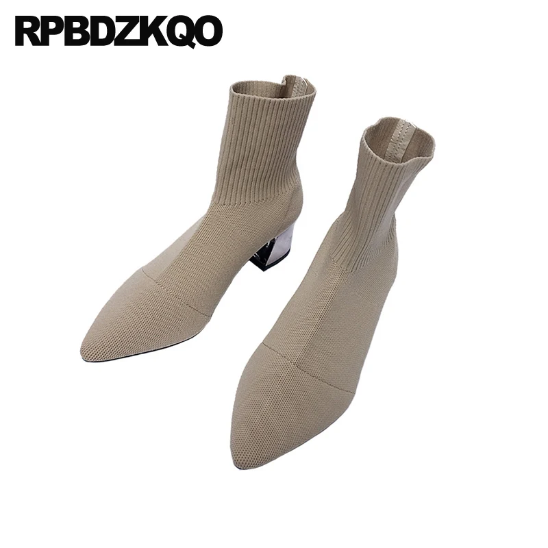 Недорогие модные осенние женские ботильоны на массивном каблуке сезон 2021