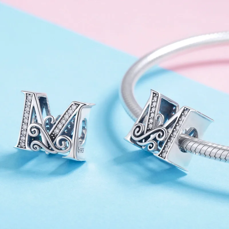 Новые бусины-шармы в виде букв алфавита подходят для оригинальных шармов Pandora