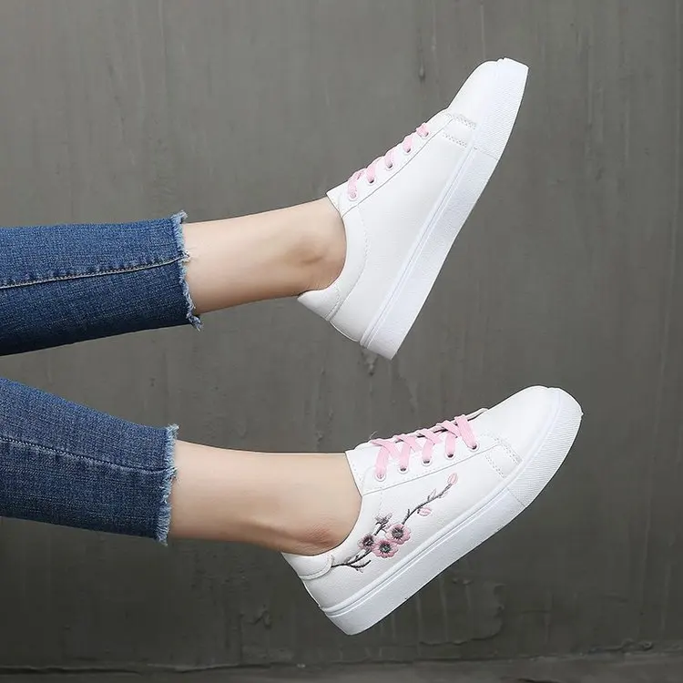 Женская маленькая белая обувь с вышивкой сливы белые кроссовки для студентов