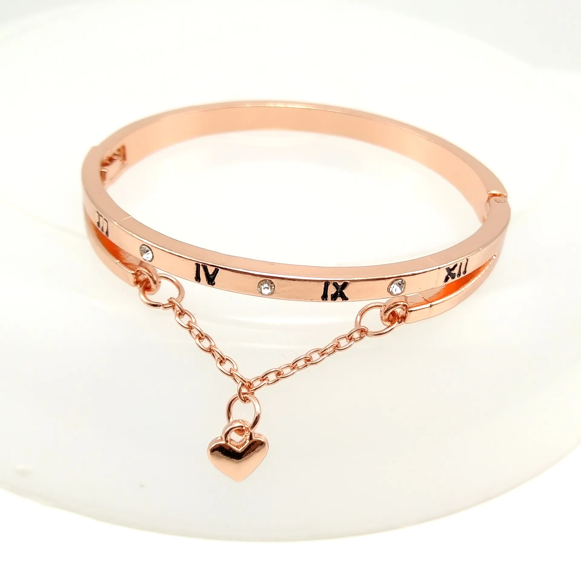 

European and American popular simple love Roman numeral bracelet tassel peach heart-shaped bracelet lover bracelet giftRose gold