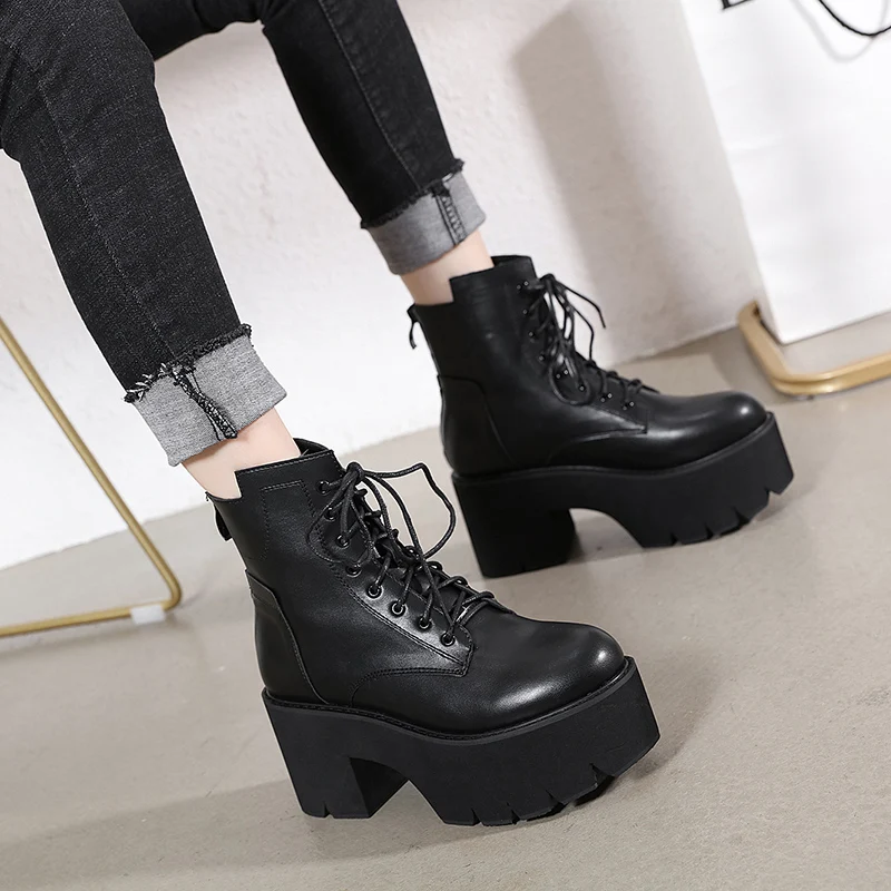 Zapatos góticos con plataforma para mujer, botines Punk sexys con hebilla de charol, botas de invierno de tacón alto, de demonio, estilo gótico