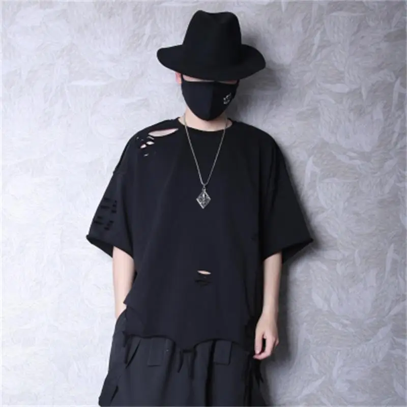 

Summer Men's round-necked short-sleeved loose large size t-shirt personality knife cut holes do old beggar fashion brand t-shirt