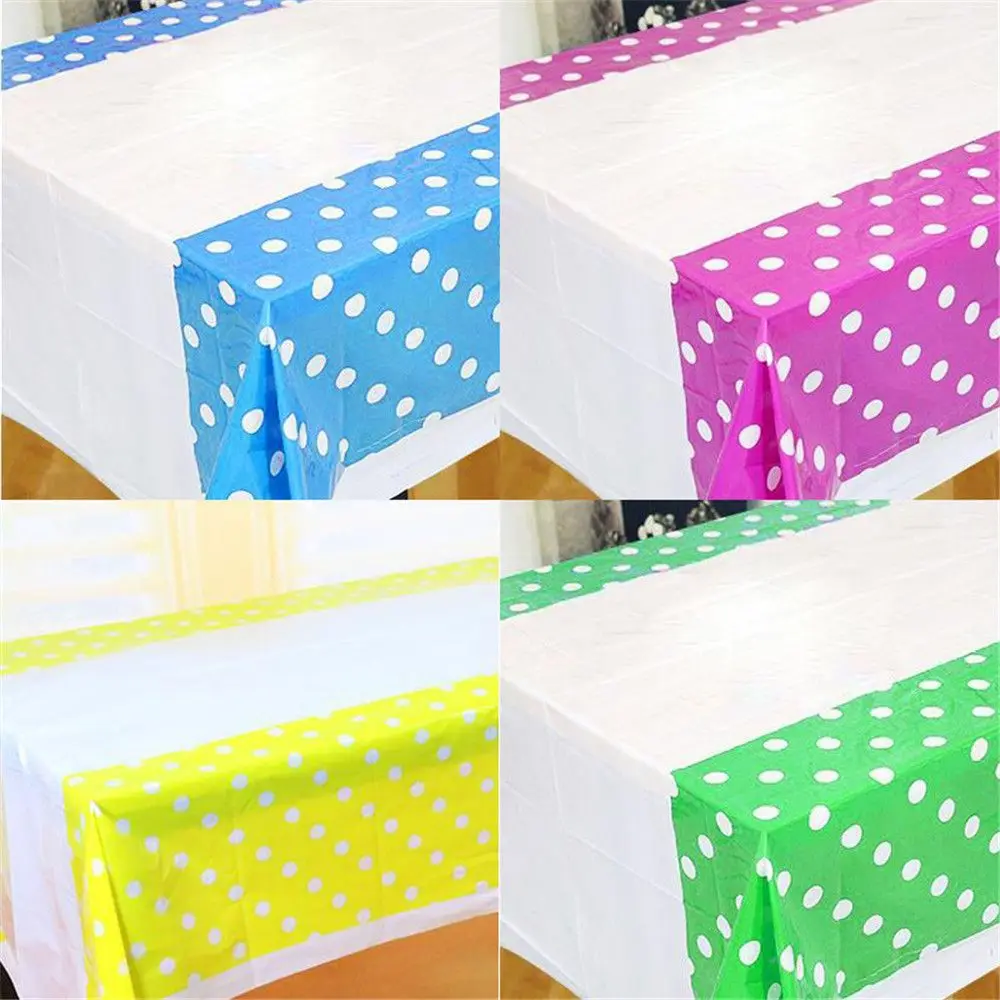 Аккуратная цветная скатерть в горошек одноразовая пластиковая вечерние