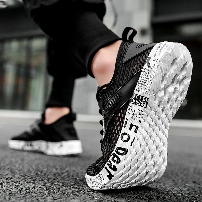 Мужские сандалии сетчатые легкие пляжные для отдыха на открытом воздухе лето