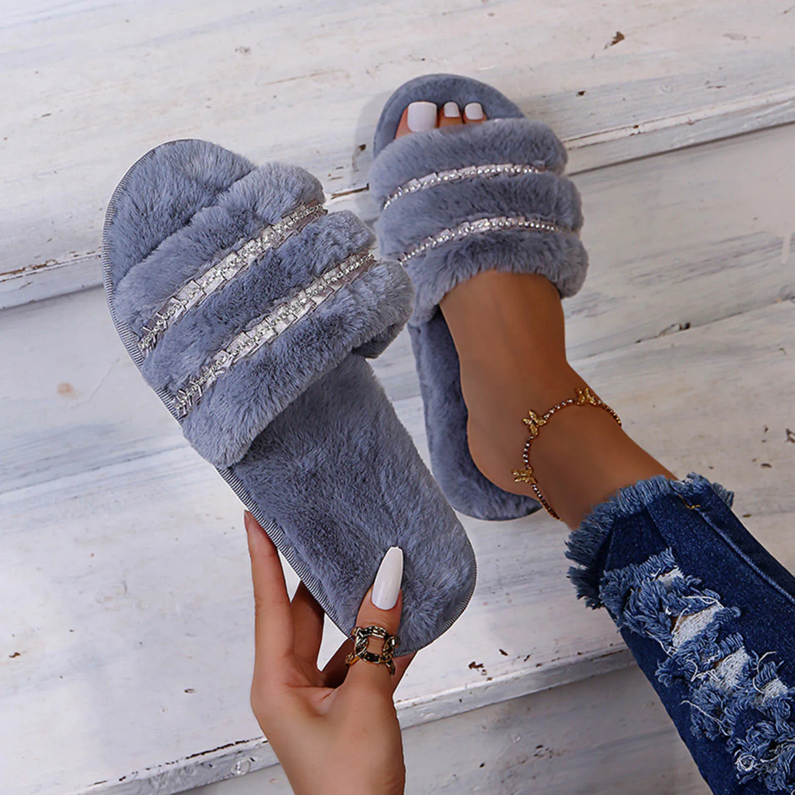 

Women Slippers Fashion Rhinestone Flat Bottom Large Size Outer Wear Furry Slippers Non-slip Soft Winter Warm Floor Plush Shoes