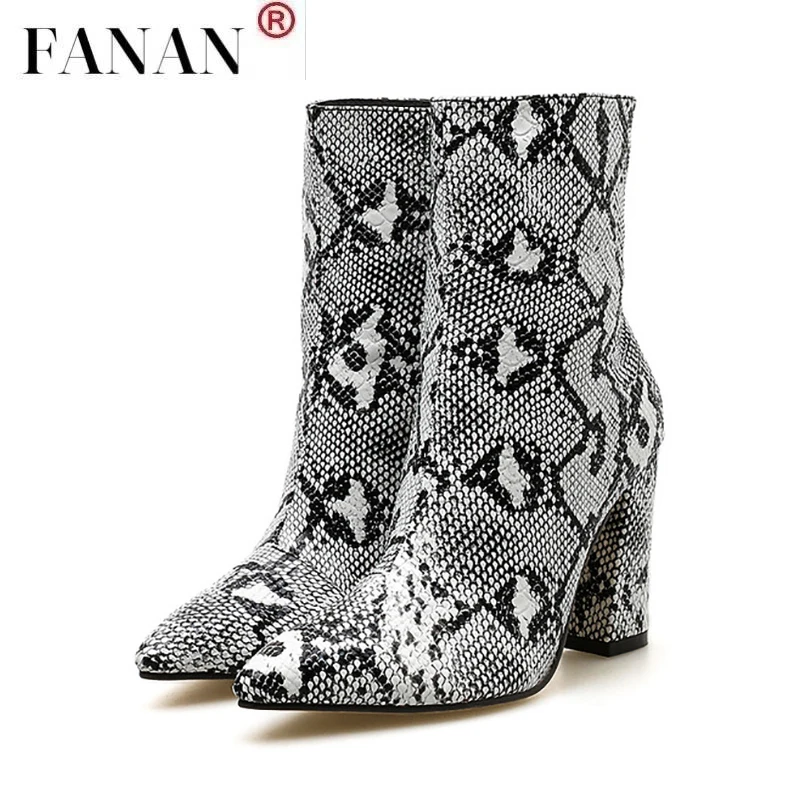 

Perixir Design Women Ankle Boots Pointed Toe Block Heel Side Zipper Patent Leather Booties 2021 New Autumn Fashion Lady Shoes