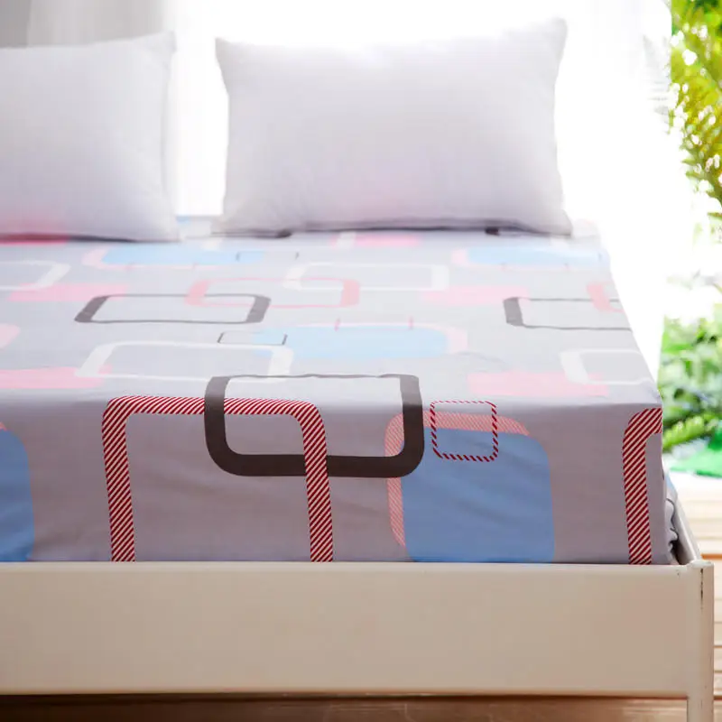 Мягкая натяжная простыня с принтом защитный чехол на матрас резинкой постельное