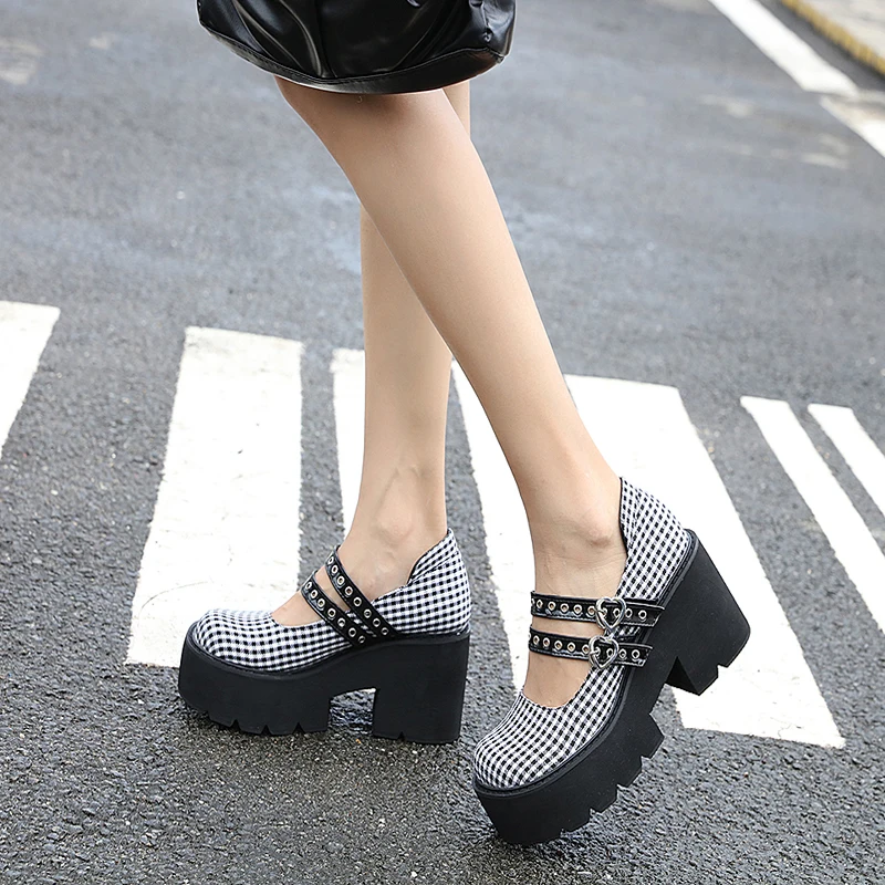 

Women's Shoes