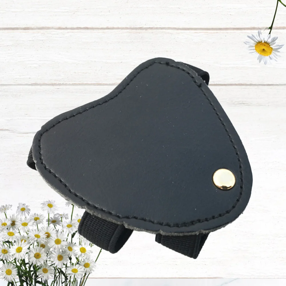 

1PC Leather Hand Protector Bow and Arrow Finger Cover Simple Finger Protector Archery Supply for Sporters (Black)