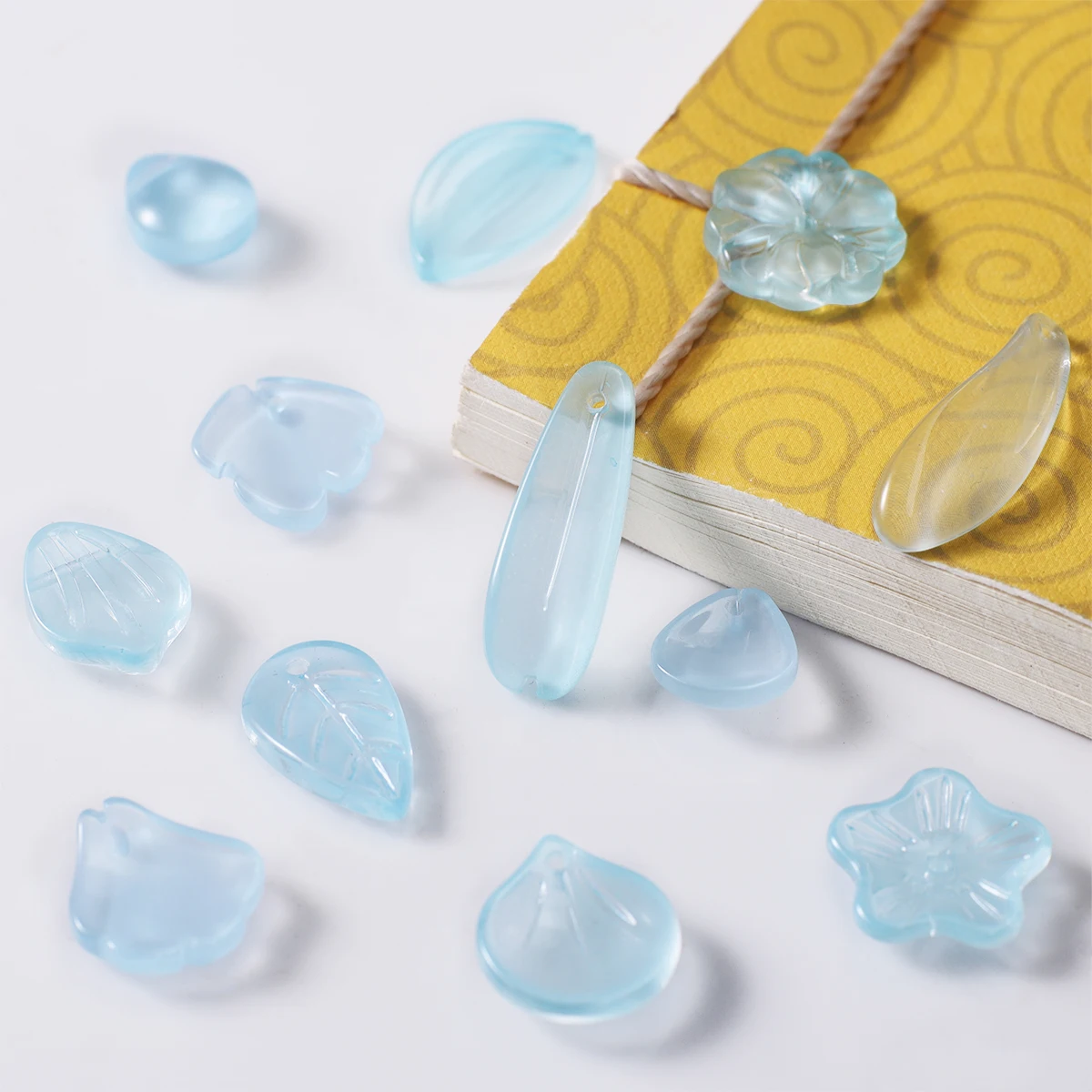 Gradient Color Lampwork Bead Flower Petal Shape Glass Charm Handmade Ornaments DIY Sewing Craft Jewelry Makings | Дом и сад