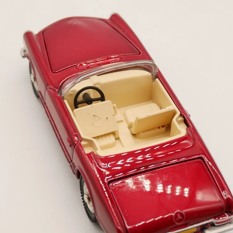 

Dinky Toys 1:43 230 SL Diecast Car Metal Toy Model