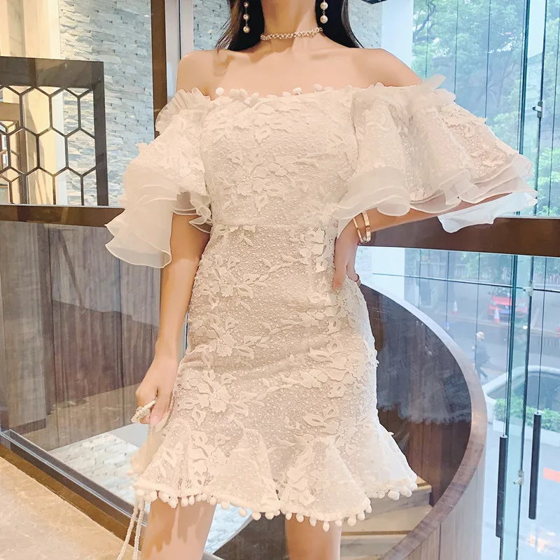 Летние 2019 белого цвета платье с вышивкой принтом в виде бабочки рукав фонарик