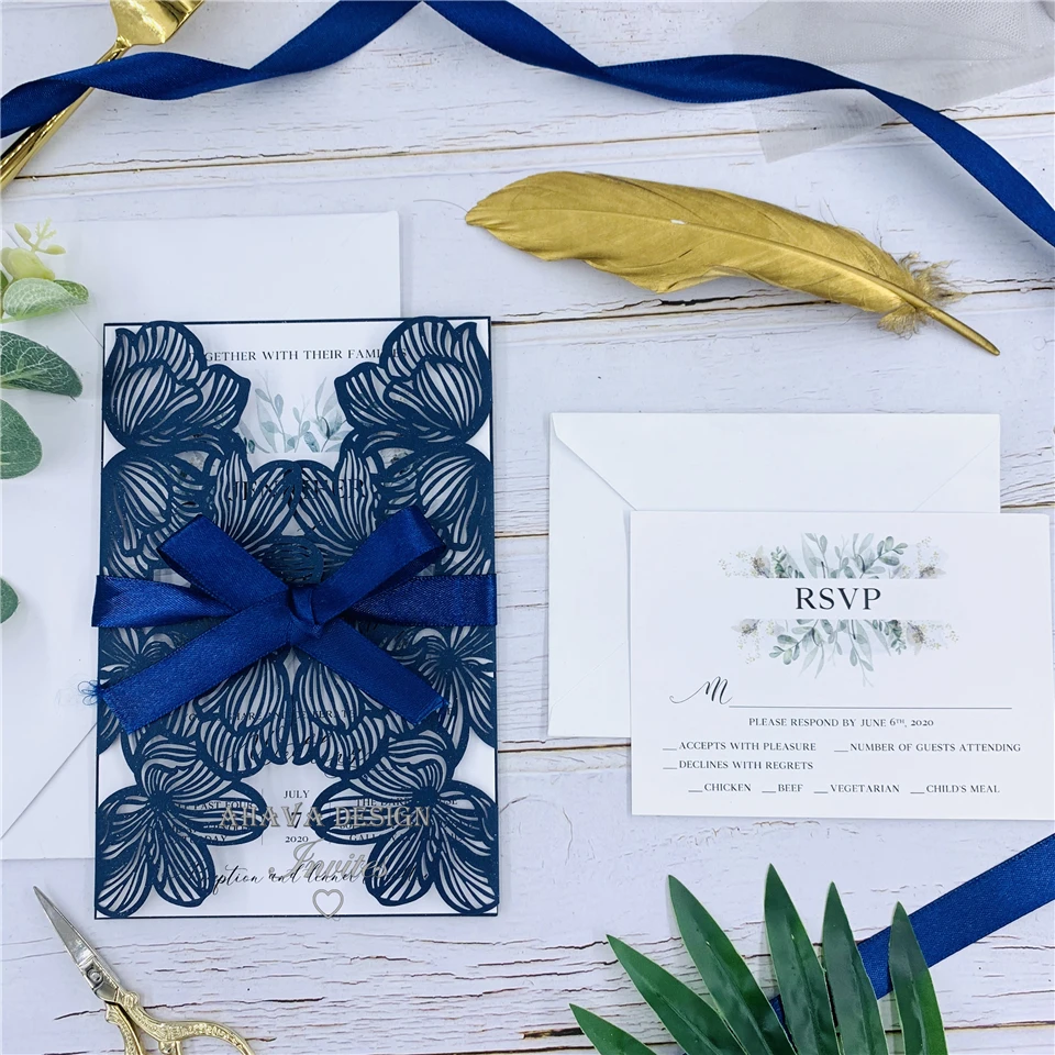 Современные свадебные приглашения с галстуком-бабочкой и персонализированной