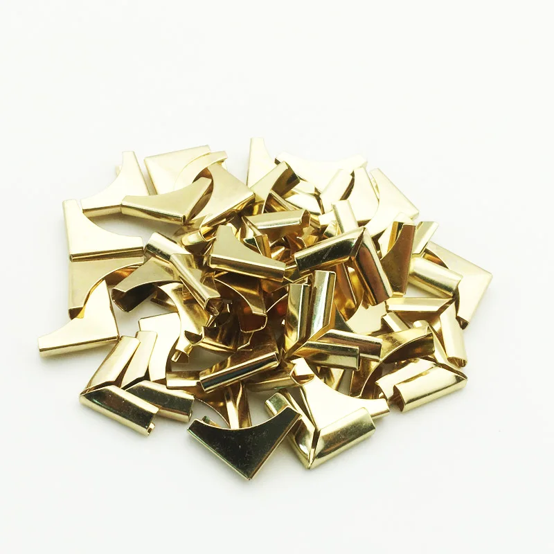 

50 шт./упак. 16x16x5 мм, золотистые металлические фотоальбомы, меню, папки, книжные уголки Угловые Защитные пленки SC150