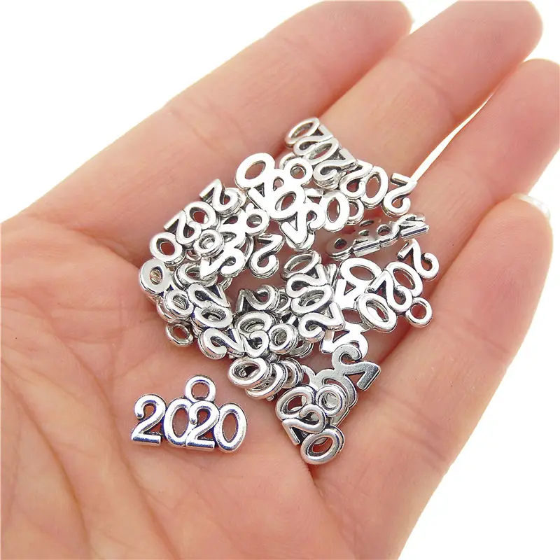 Оптовая продажа 100 шт. сплав цифры памяти 2020 подвески серебряный цвет подвеска