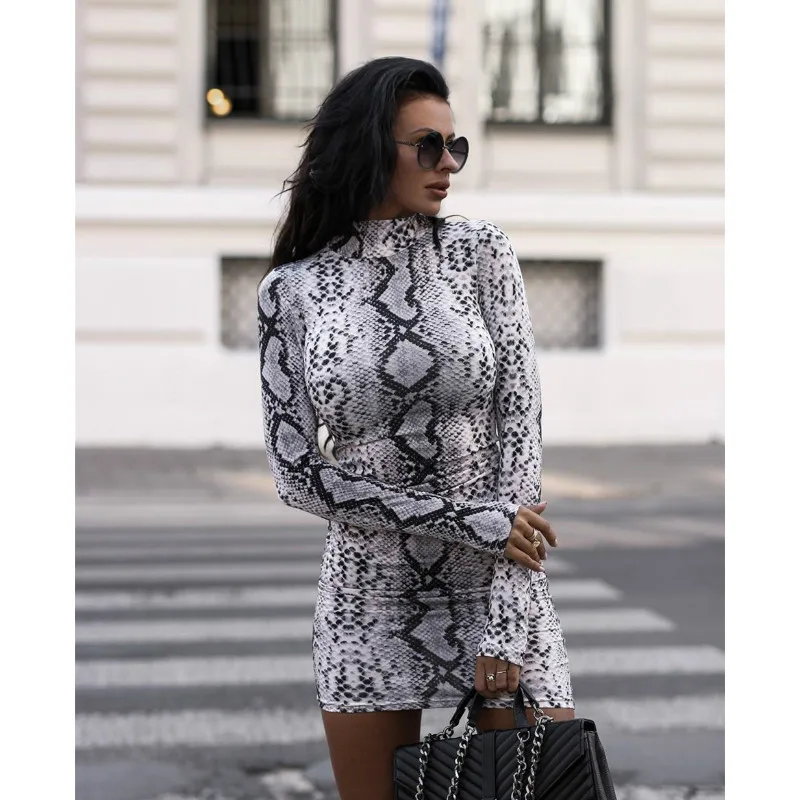 Женское леопардовое платье водолазка повседневное мини со змеиным принтом и