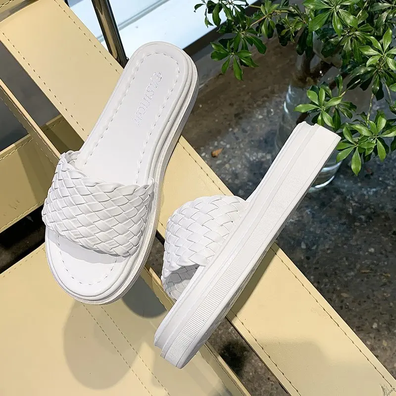 

Flat bottom slipper New summer 2021 Pu Woven Thick bottom Rome sandals black soft sole Women's beach shoes