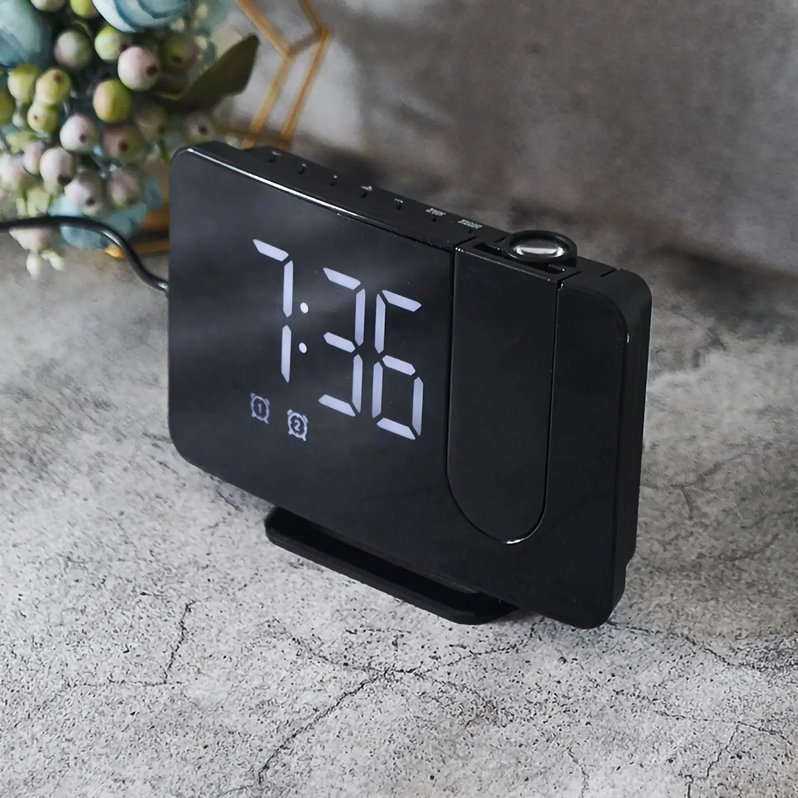 

Radio Clock Dual Loud Alarm Clock 180Projector USB Charger For Bedrooms Ceiling For Heavy Sleeper With FM
