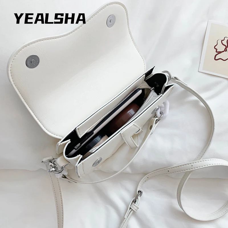 

Light Luxury Brand New Designer Fashion Female Bags Saddle Bag Metal Rivet Acrylic Chain Small Bag Shoulder Bag Messenger Bag