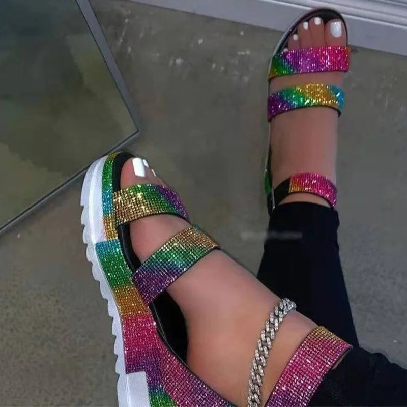 

2021 yeni yaz kristal bayanlar sandalet kadın sandalet taklidi platformu topuklu düz ayakkabı moda açık kadın plaj ayakkabı