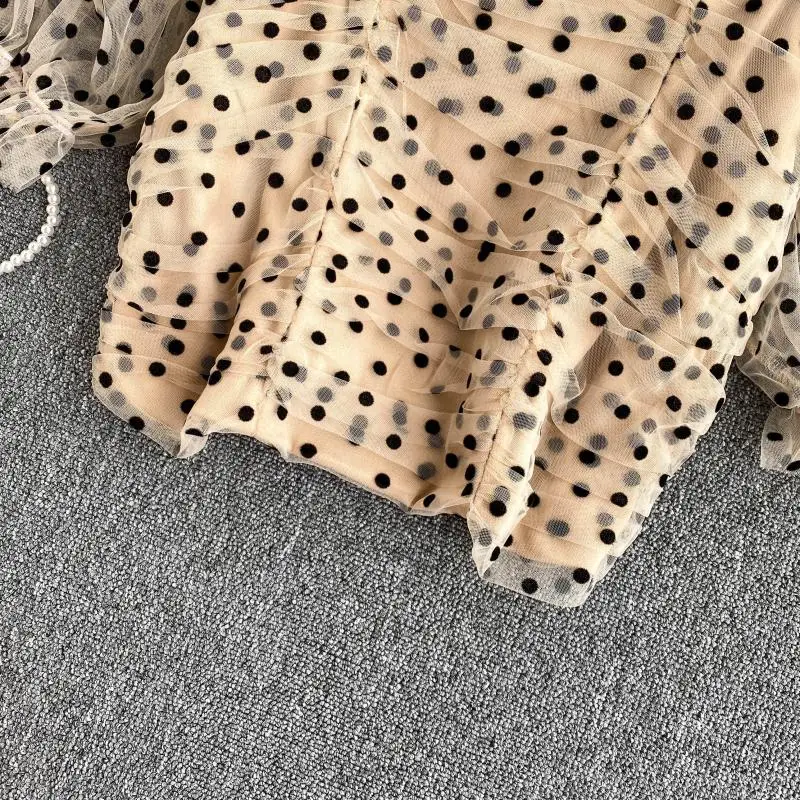 Женская блузка в горошек короткая сетчатая рубашка с квадратным вырезом и