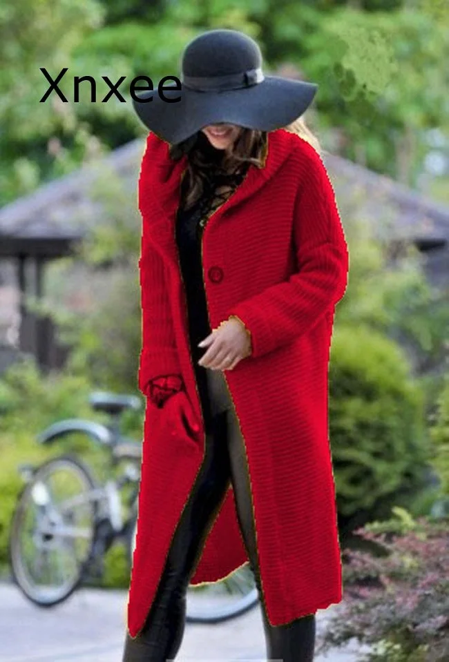 Женское облегающее длинное пальто с капюшоном однотонное трикотажное на