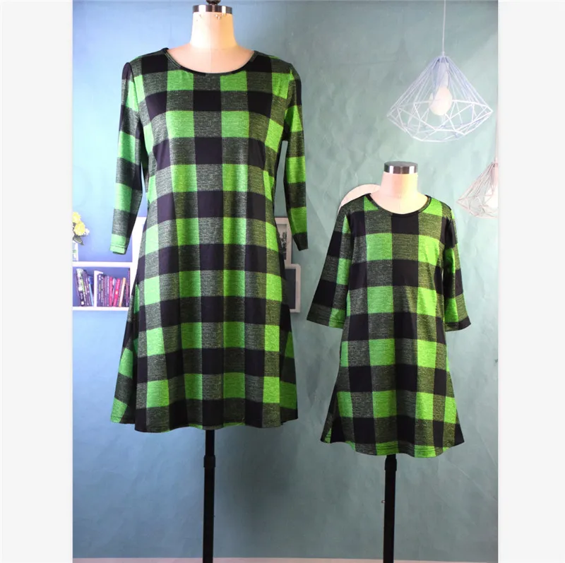 Одинаковые рождественские платья для мамы и дочки; одежда для мамы и дочки; платье в клетку для мамы; Детские комплекты для мамы и сестры; H0911 - Цвет: H0911 green