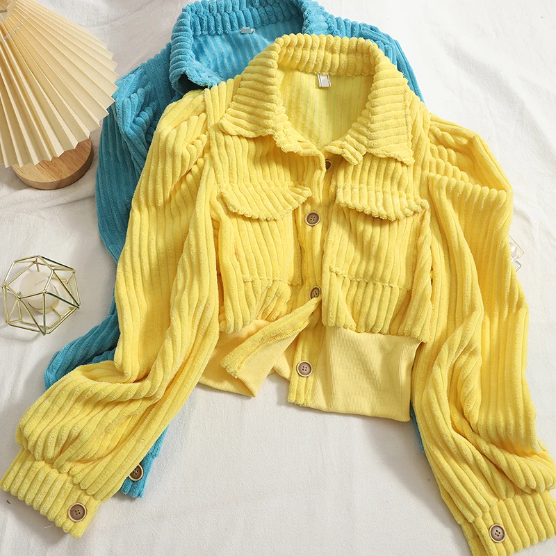 

Женская Осенняя однотонная куртка с карманами и воротником-стойкой