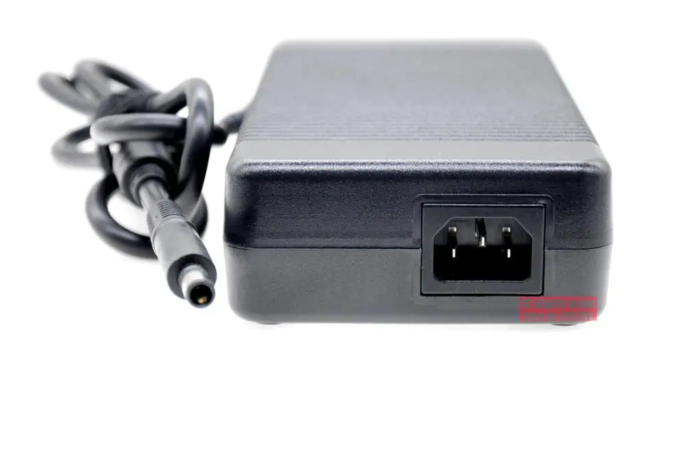 Genuine 19.5V 16.9A 330W AC adapter for Dell ALIENWARE R1 R5 R3 17 R2 R4 M18 M17X M18X X51 M15 ADP-330AB B D Y90RR power Charger |