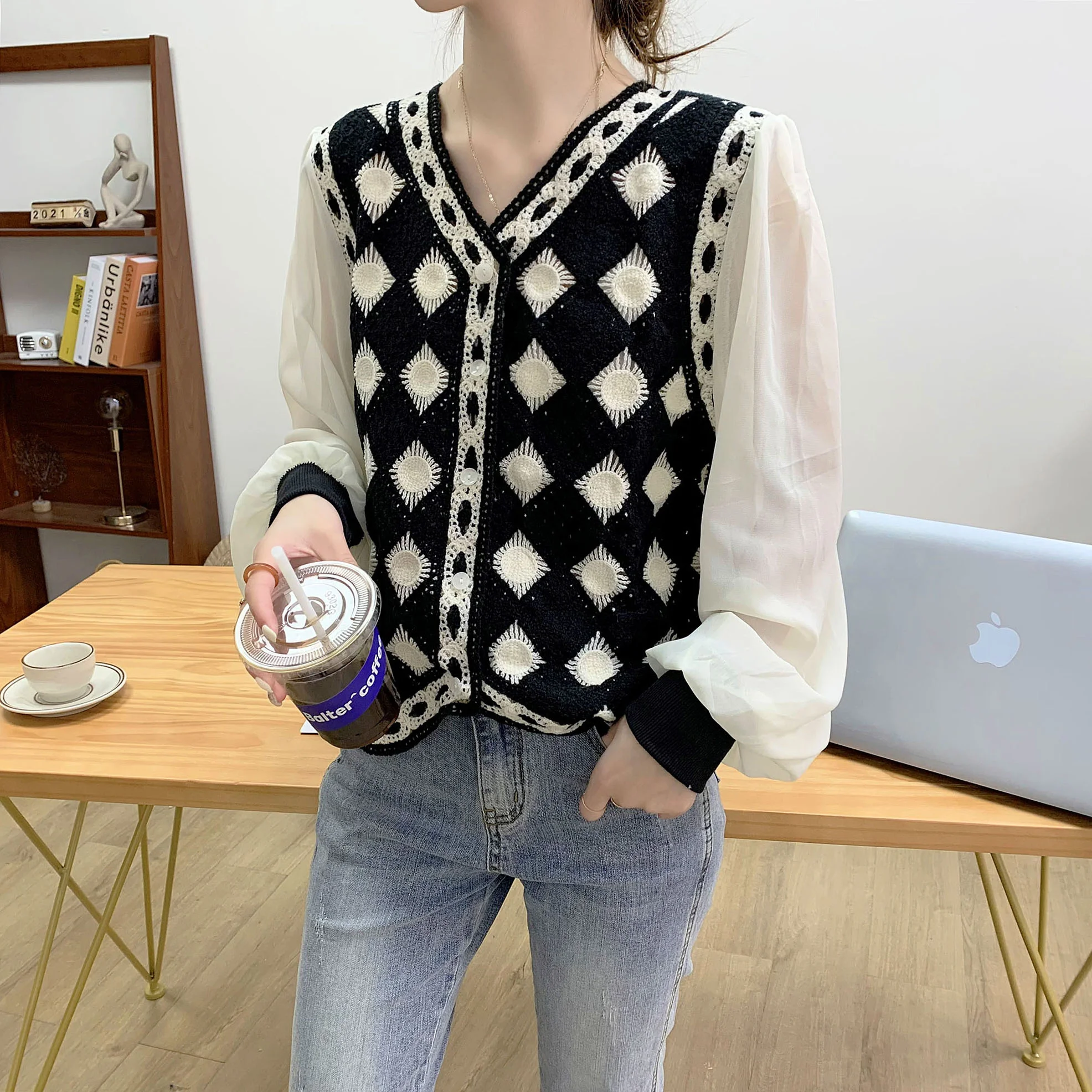 

2021 Autumn Clothing Design Woven Color Contrast Patchwork Irregular