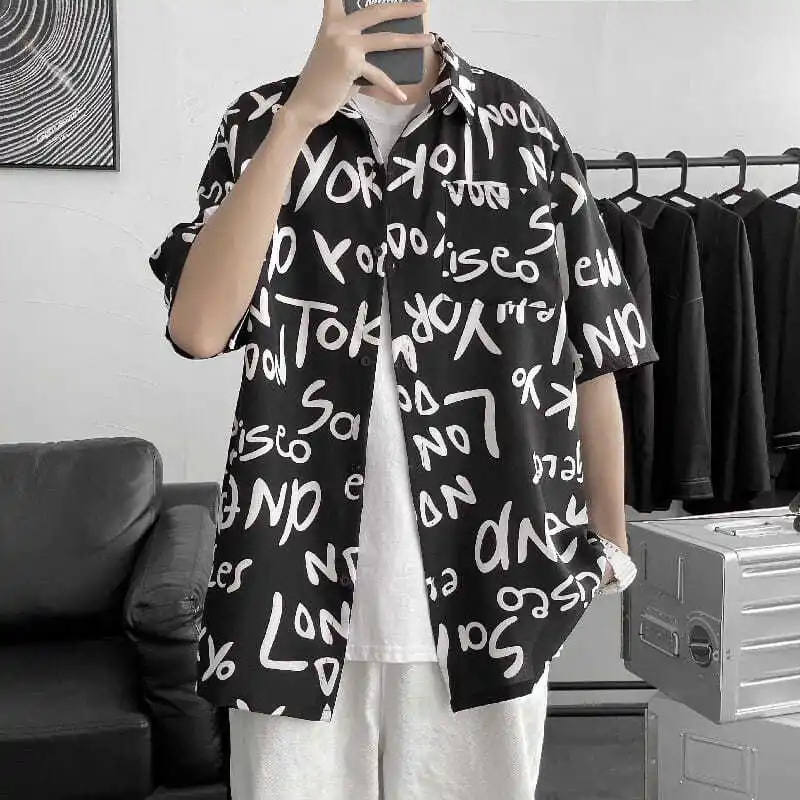 

Japanese Summer Simple Half Short Sleeve Floral Shirt Men's Hawaiian Loose Couple's Oversized Top