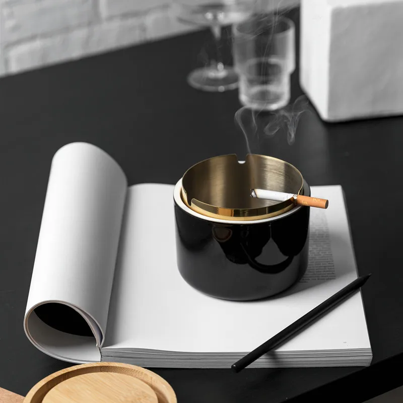 

Porcelain Ashtrays Household Luxurious Ceramic Ashtray With wooden lid Portable Home Cigarette Ashtray Outdoor Pocket Ashtray