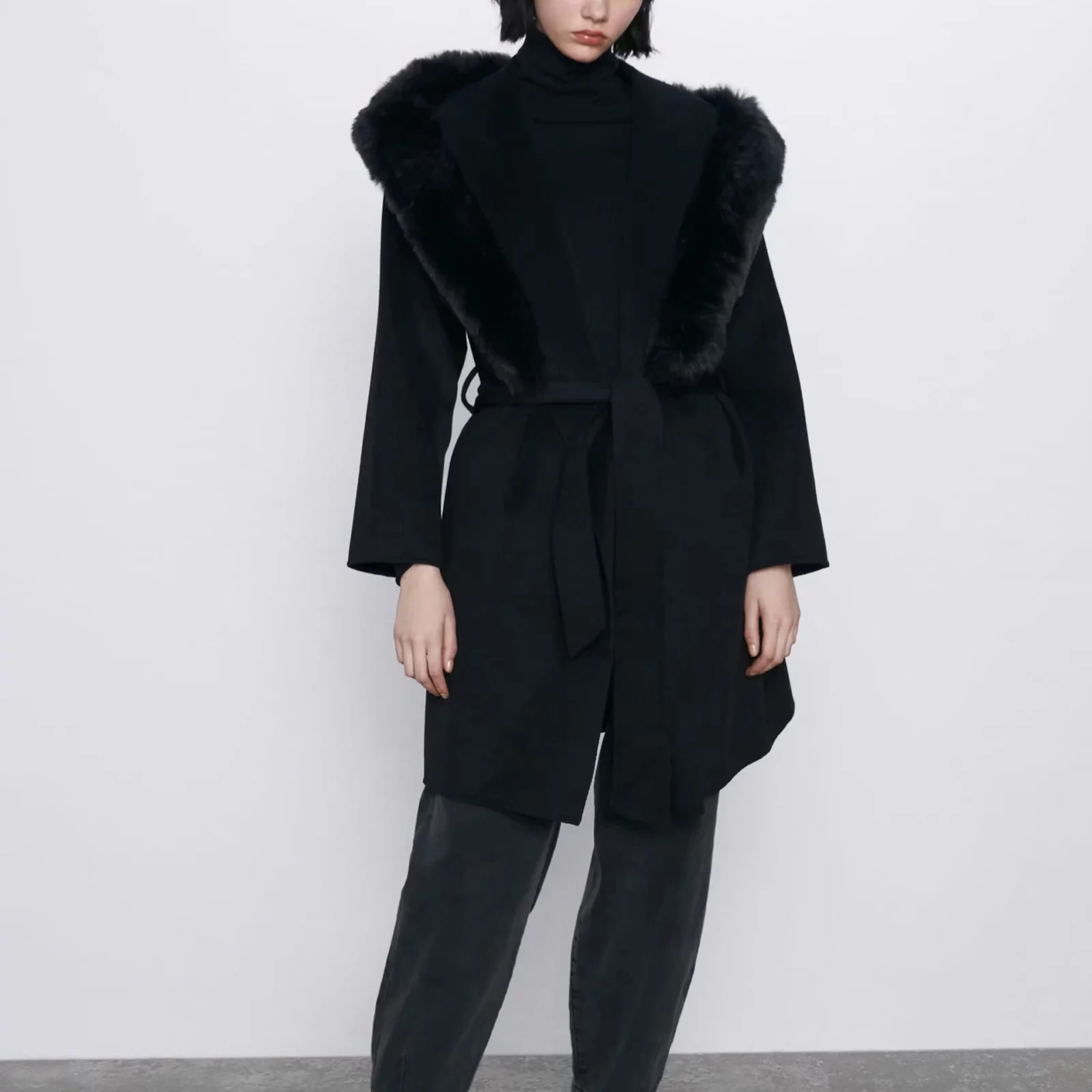 Женское шерстяное пальто ZA повседневное теплое с меховым воротником и поясом на