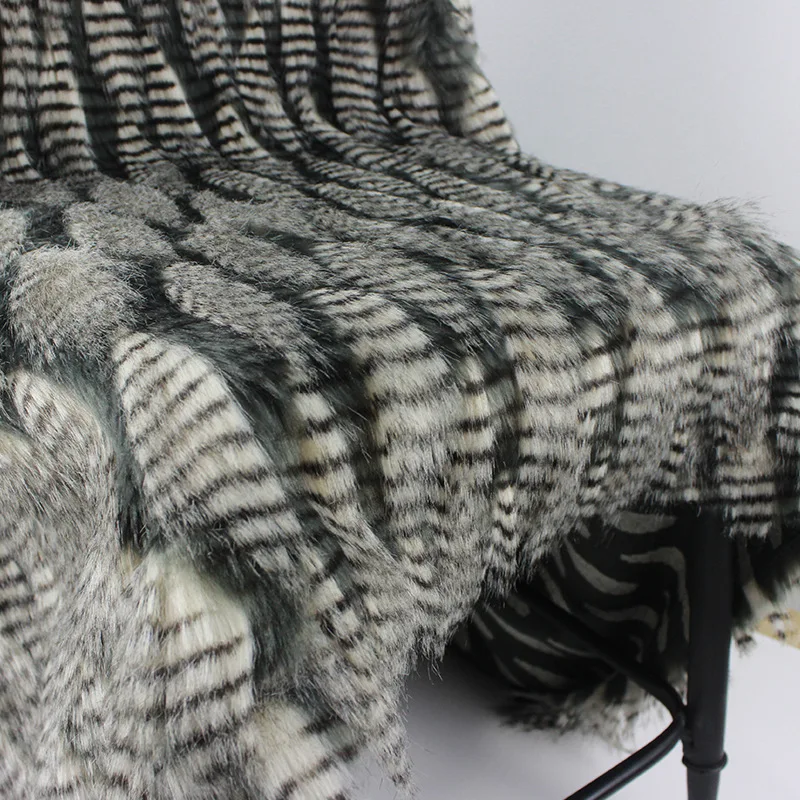 

160*100cm jacquard fluffy fourrure peacock hair artificial plush faux fur fabric for coat pillow case vest fausse fourrure tissu